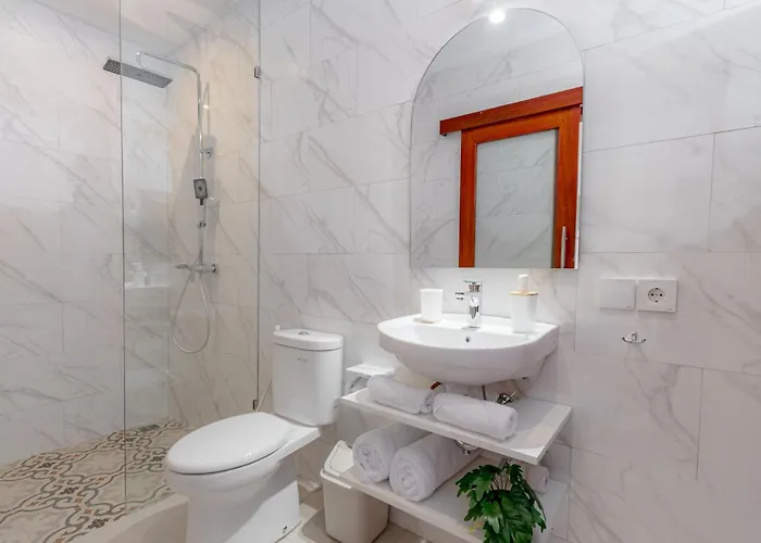Brand New Prime Location In - 15 Minutes Walk To The *