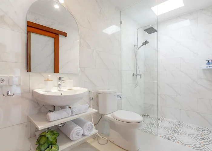 Villa Brand New Prime Location In - 15 Minutes Walk To The *